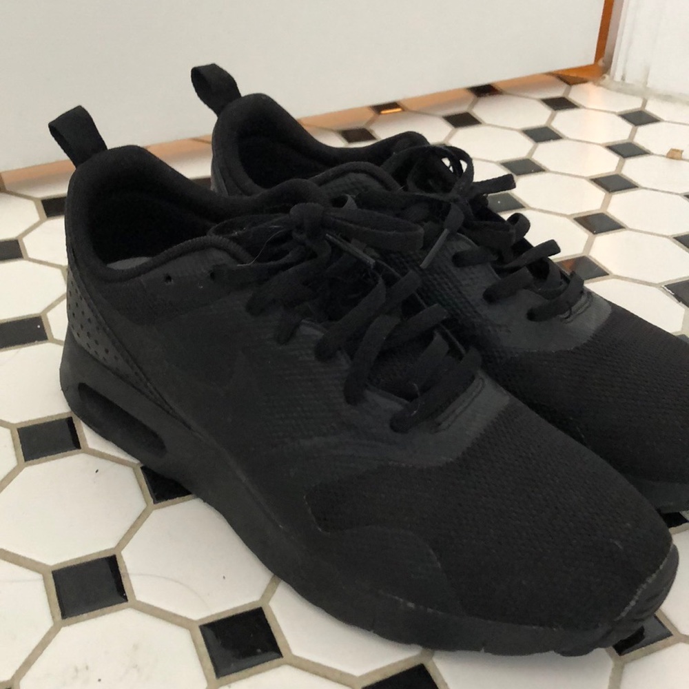 Black Nike Trainers size 8, men’s 6.5